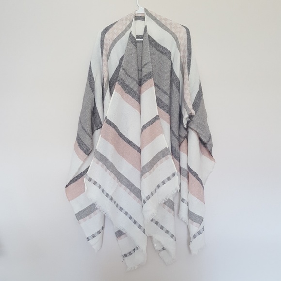 LOFT Accessories - Loft Plaid Cape